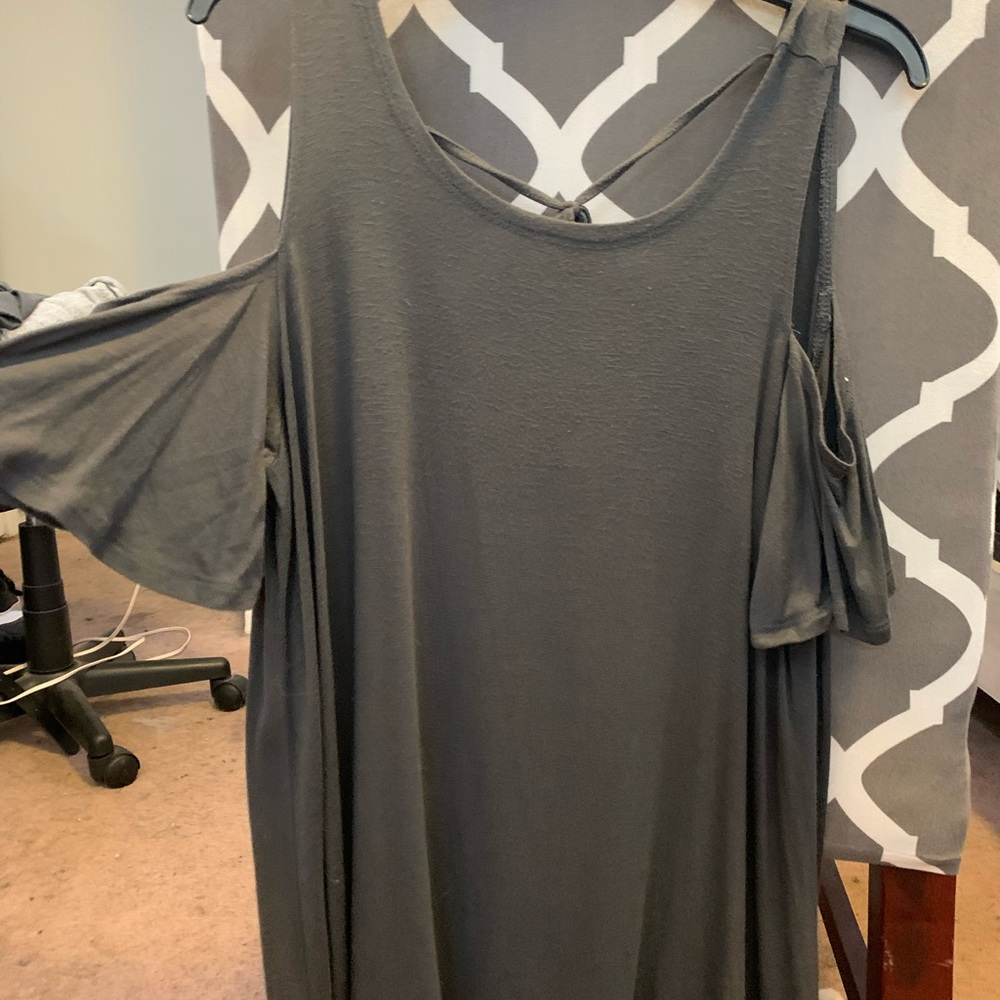 Shoulder cut out top